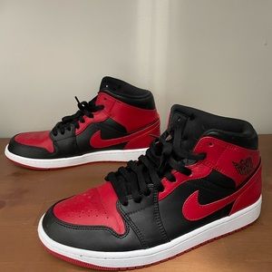 Jordan 1 mid “banned”